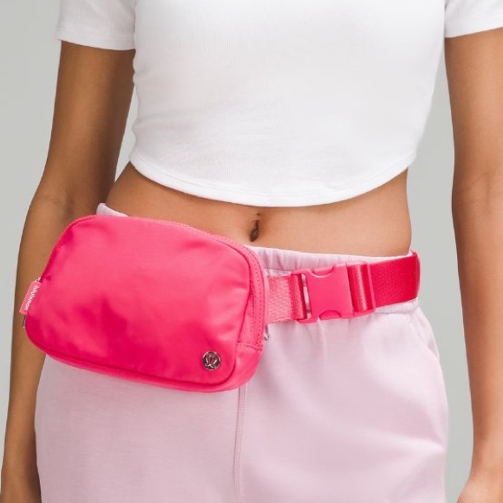 NWT Lululemon Everywhere Belt Bag Lipgloss - Picture 12 of 12
